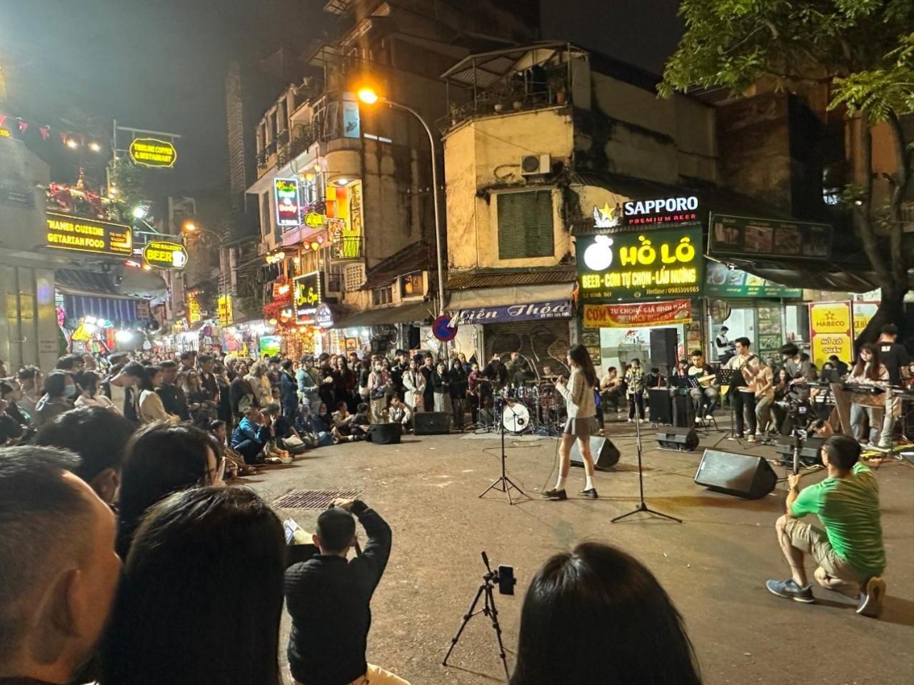 Feliz Hostel ハノイ市 エクステリア 写真